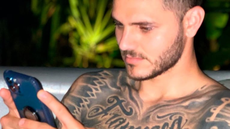 Mauro Icardi. El futbolista tiene tres teléfonos. Imagen subida a Internet por eltrecetv.