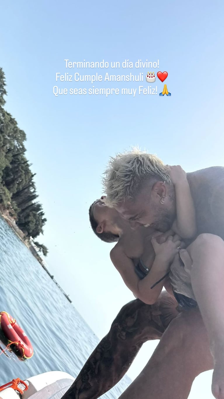Mauro Icardi y Amancio Vicuña en la fiesta de cumpleaños en el yate. Foto: Instagram @mauroicardi