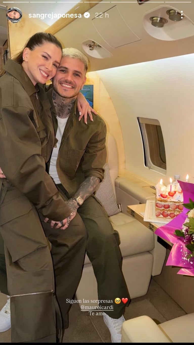 Mauro Icardi y la China Suárez en un avión privado rumbo a Milán (Foto: captura de Instagram/@sangrejaponesa).