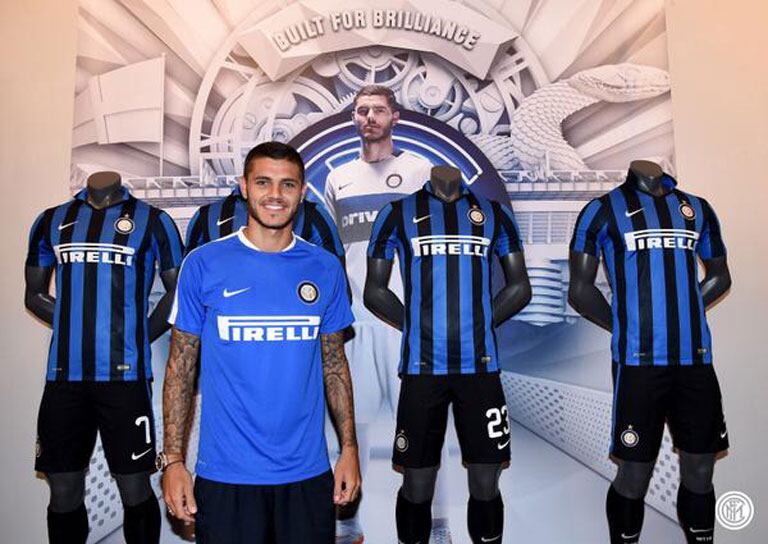 Mauro Icardi y Samir Handanovič, los ídolos de Inter que firmaron autógrafos a sus fans. (Foto: @inter)