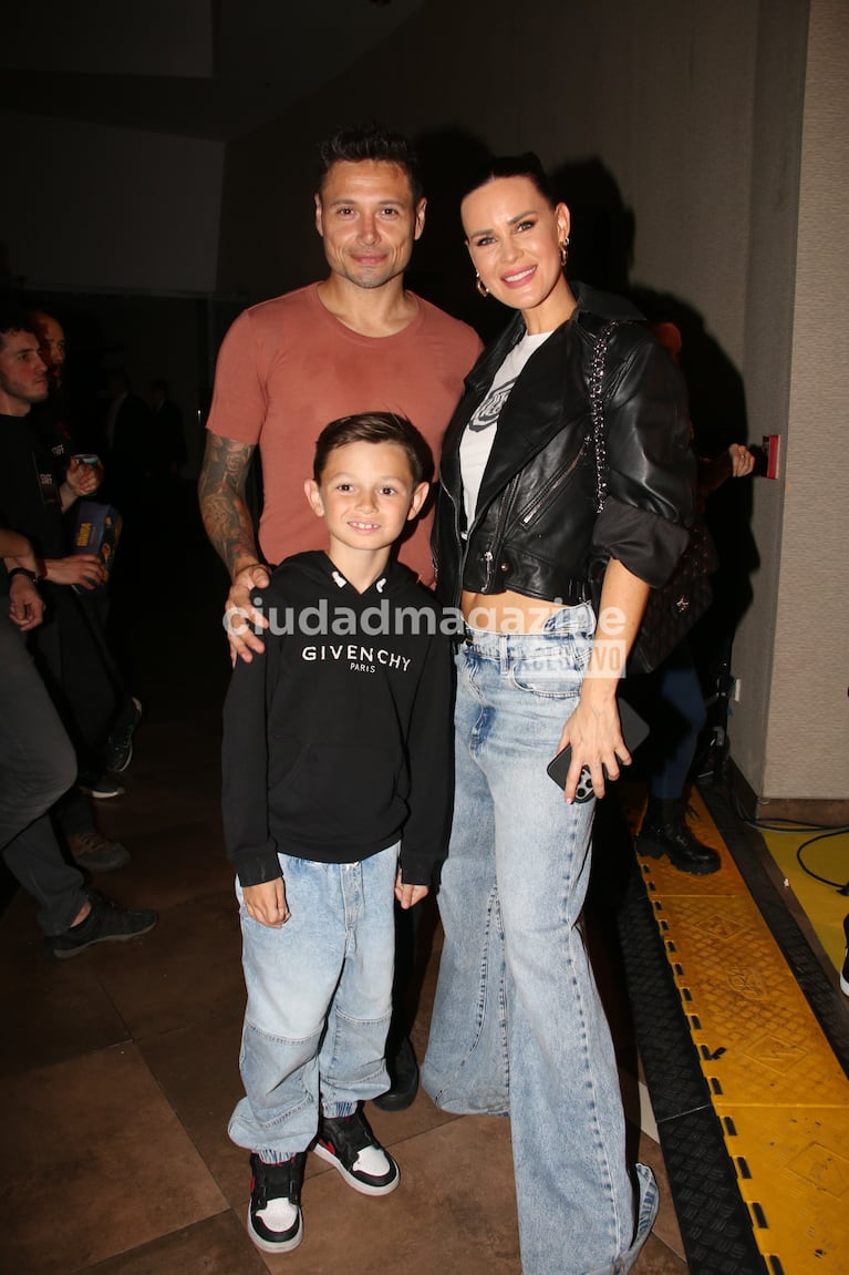 Mauro Zárate y Natalie Weber con Rocco