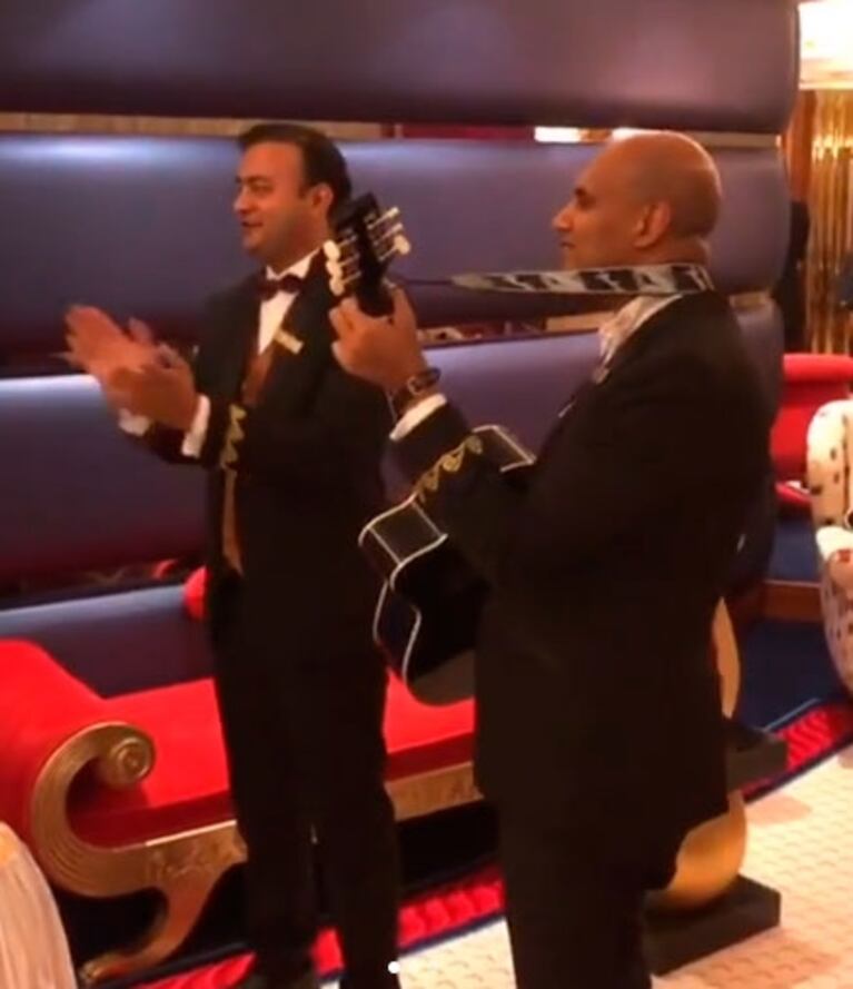 Maxi López le organizó un cumpleaños sorpresa a su novia en Dubai: ¡las fotos!