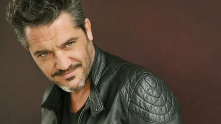 Maxi sueña con dejar para siempre de usar audífonos.