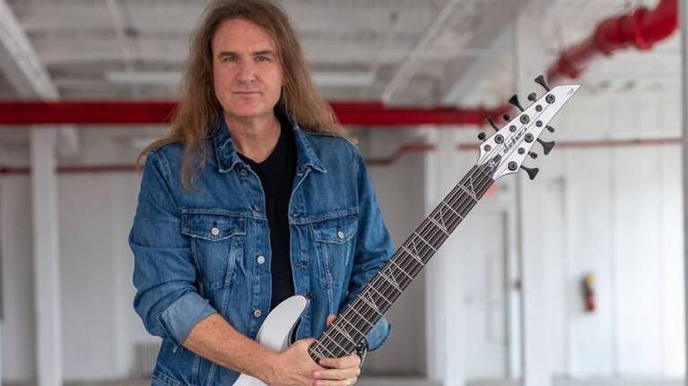 Megadeth echó a su bajista por intercambiar mensajes sexuales con una menor de edad