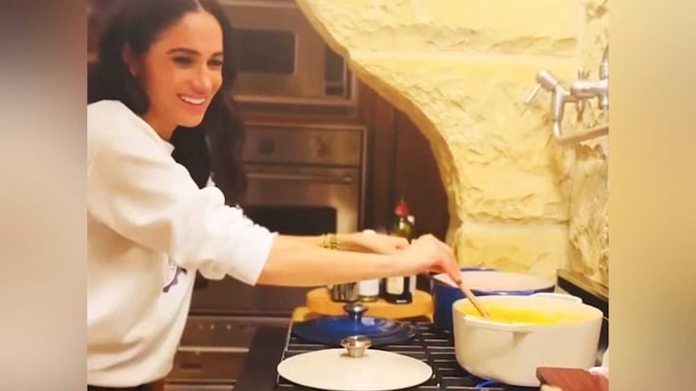 Meghan Markle cocina en su reality de 8 episodios por Netflix. Cuestionaron las ollas que usa.