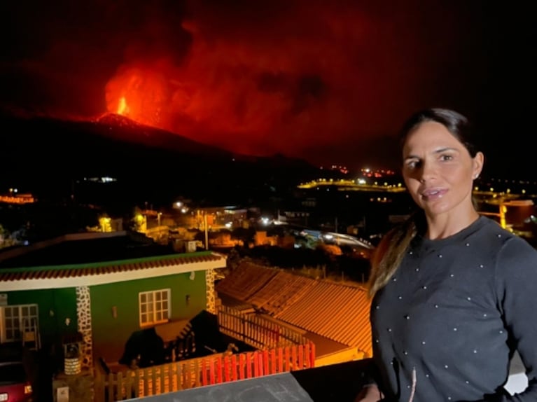 Melisa Zurita, la periodista argentina que cubre la tragedia del volcán español: "No fui muy consciente del riesgo que tomé; tuve miedo"