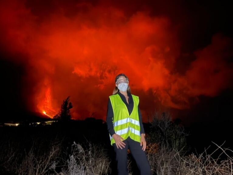 Melisa Zurita, la periodista argentina que cubre la tragedia del volcán español: "No fui muy consciente del riesgo que tomé; tuve miedo"