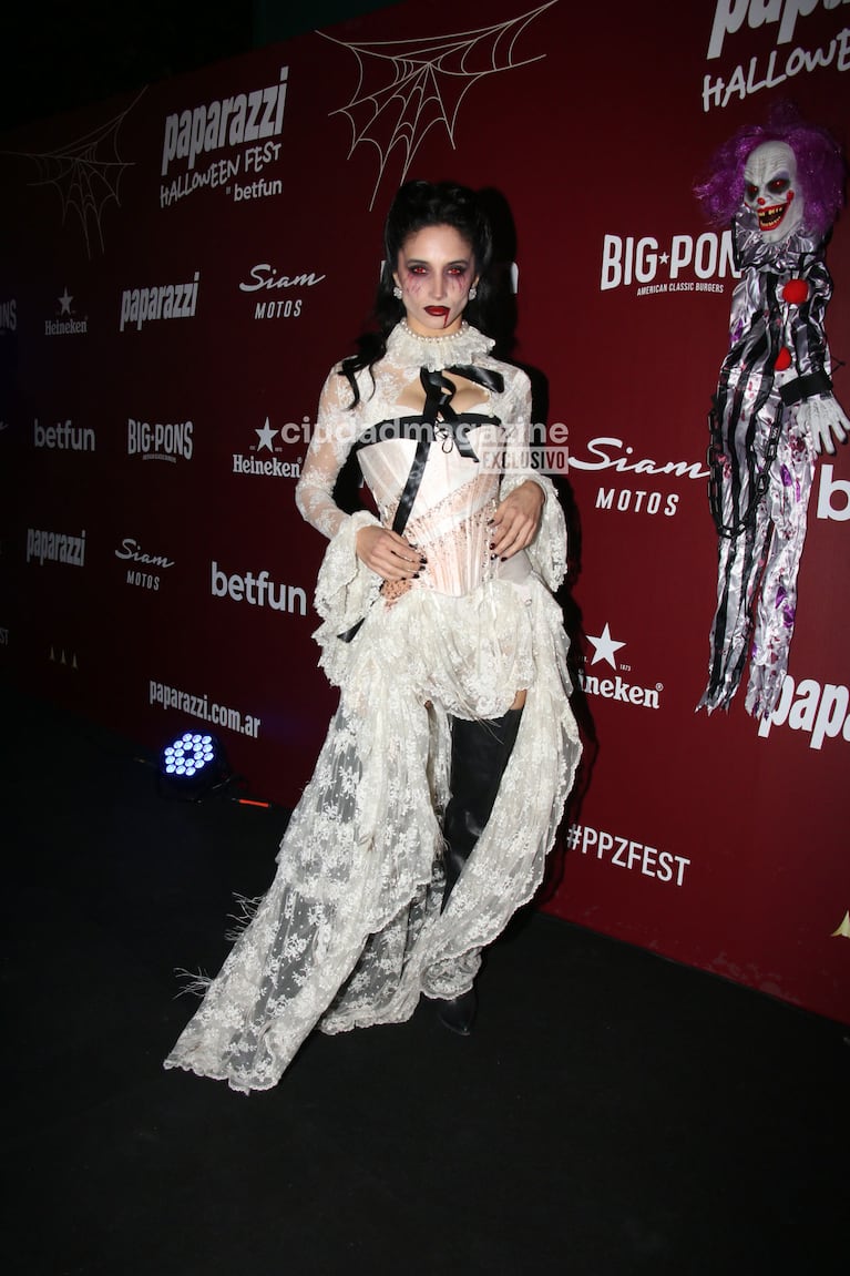 Melody Luz disfrazada en la noche de Halloween (Foto: Movilpress).