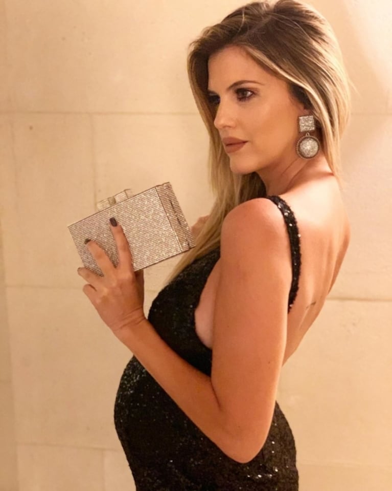 Mery del Cerro lució su tierna pancita en un evento benéfico y deslumbró con su elegante look