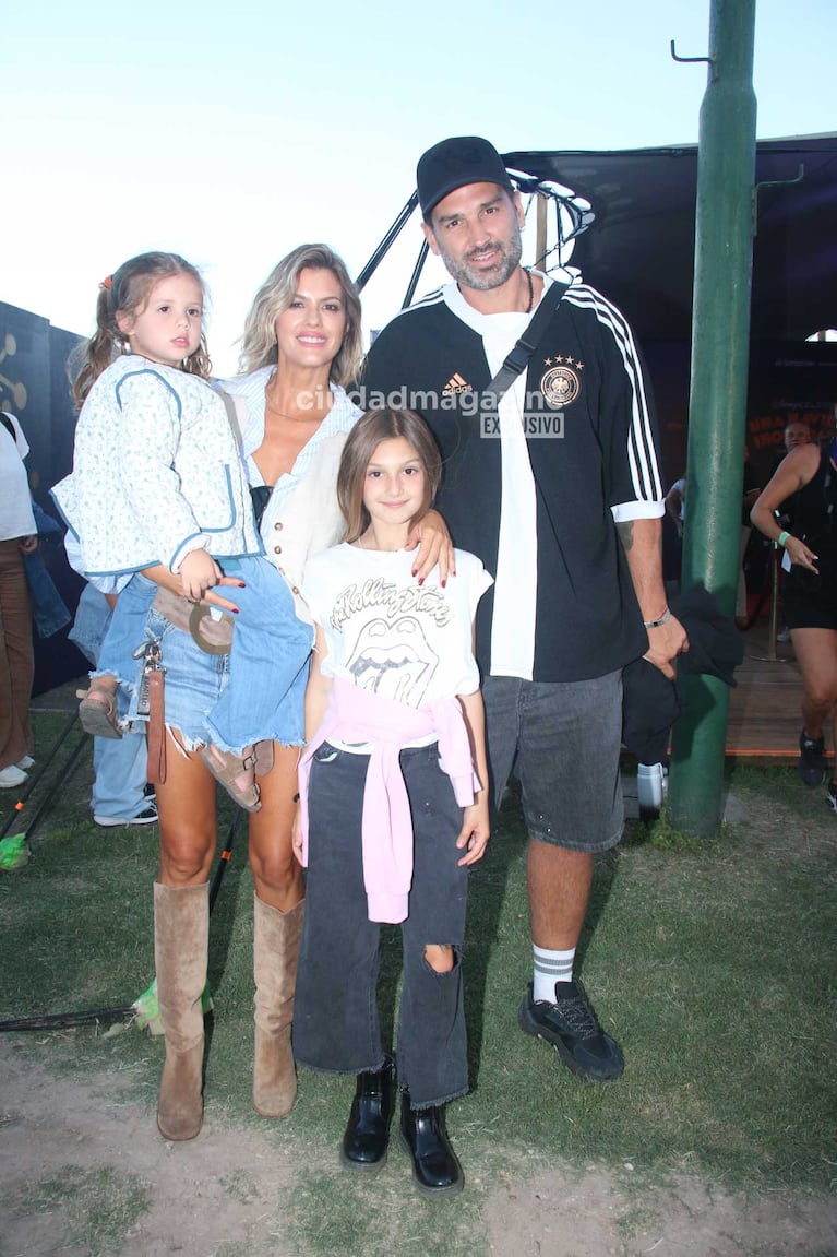 Mery del Cerro y familia (Foto: Movilpress)