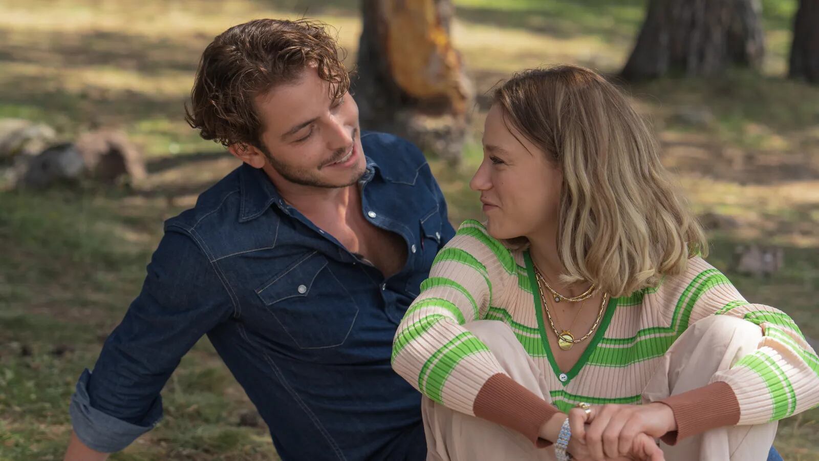 Metin Akdülger y Serenay Sarikaya en "Gracias ¿El Siguiente?"