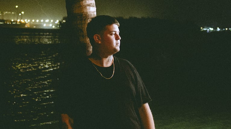 MHTRESUNO presenta “La Botella” junto a Omega: el último adelanto de su nuevo álbum “Santo Domingo”