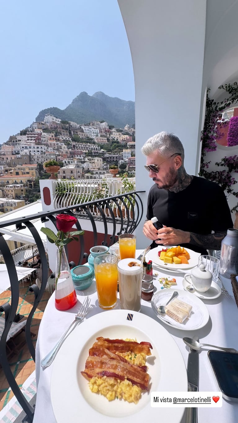 "Mi vista", escribió Milett Figueroa al compartir una foto de Marcelo Tinelli en Positano (Foto: Instagram @milett)