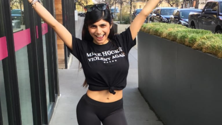 Mia Khalifa, la estrella de Internet que vende camisetas