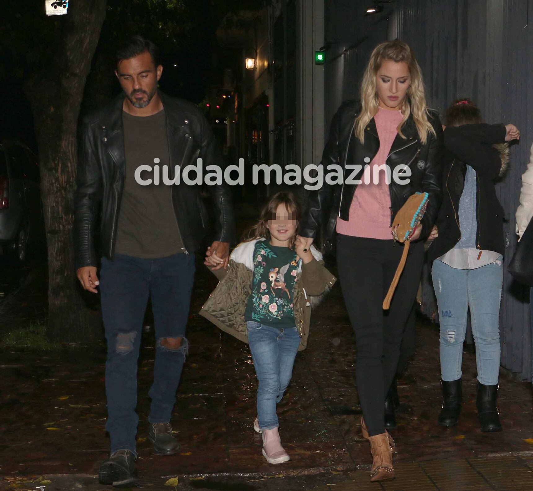Mica Viciconte celebró con Cubero y sus hijas en Palermo (Fotos: Movilpress).