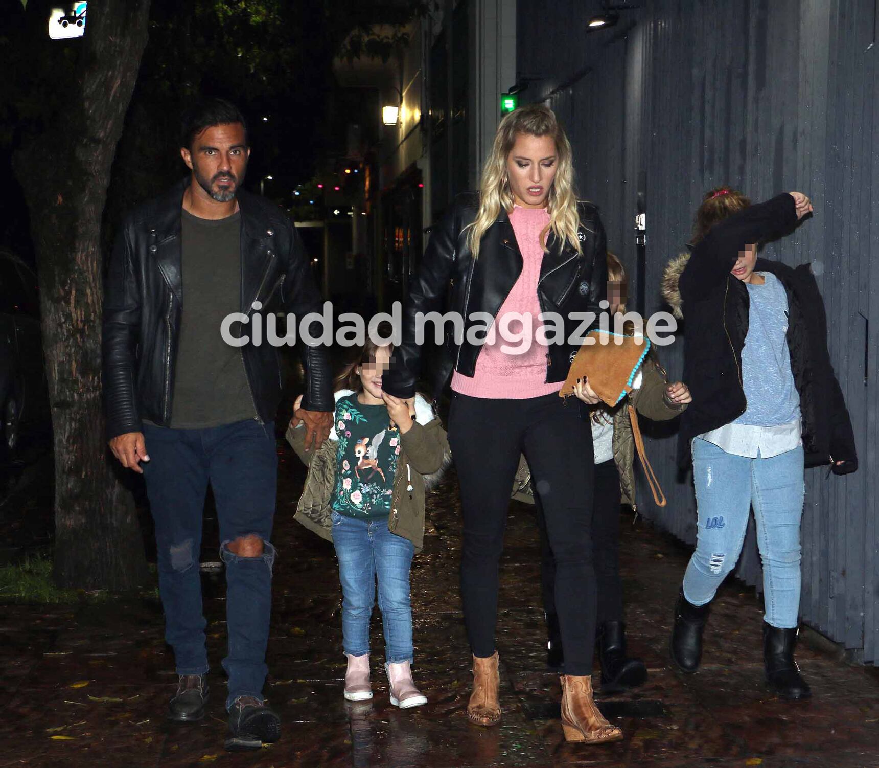 Mica Viciconte celebró con Cubero y sus hijas en Palermo (Fotos: Movilpress).