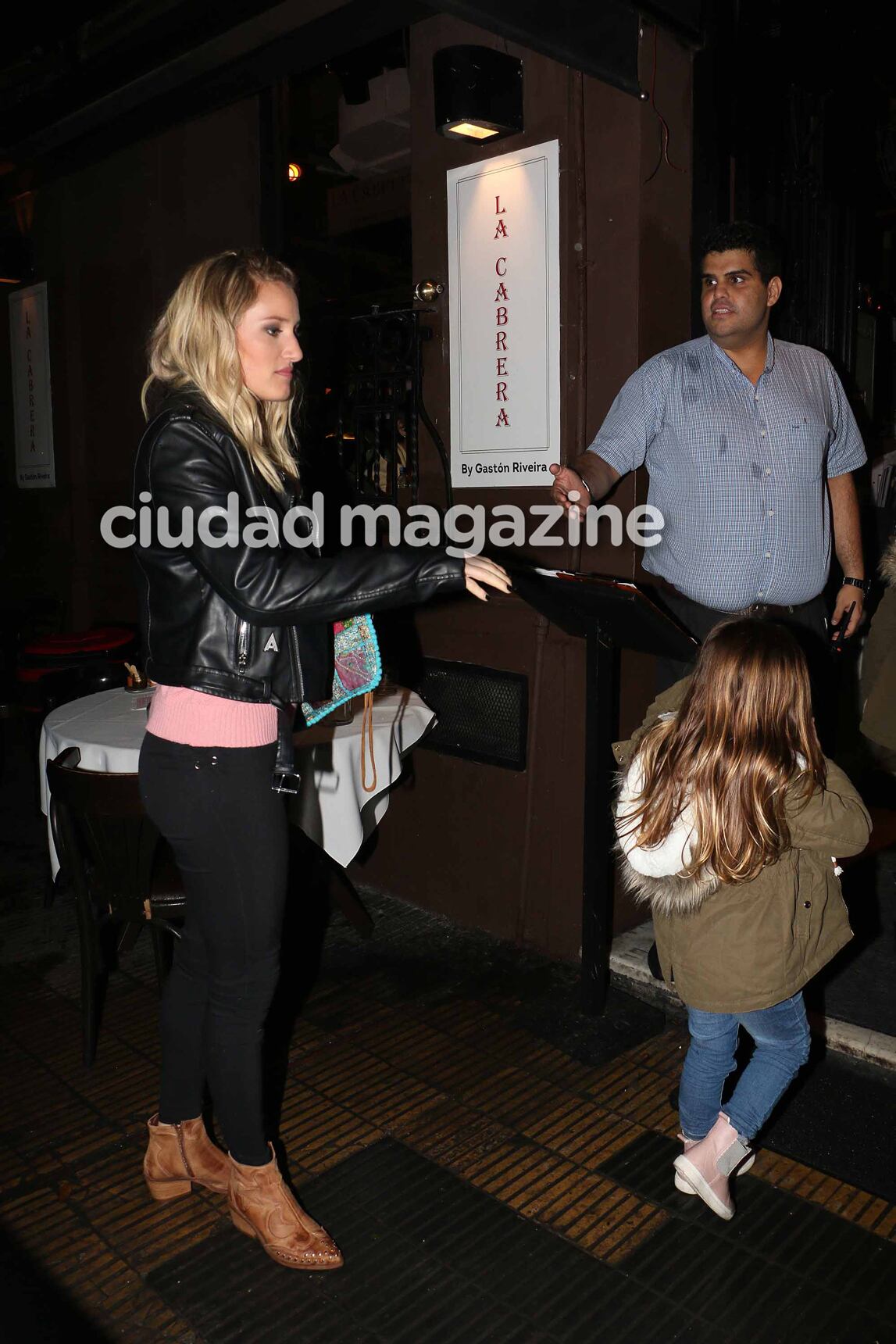 Mica Viciconte celebró con Cubero y sus hijas en Palermo (Fotos: Movilpress).