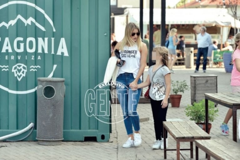 Mica Viciconte con Fabián Cubero y sus hijas, tarde de mimos y helados en familia