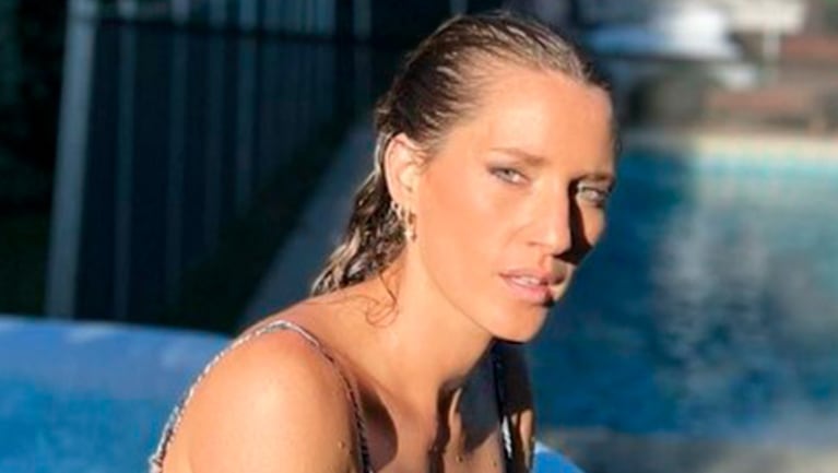 Mica Viciconte se adelantó al verano y lució una diminuta microbikini verde desde su jaccuzzi.