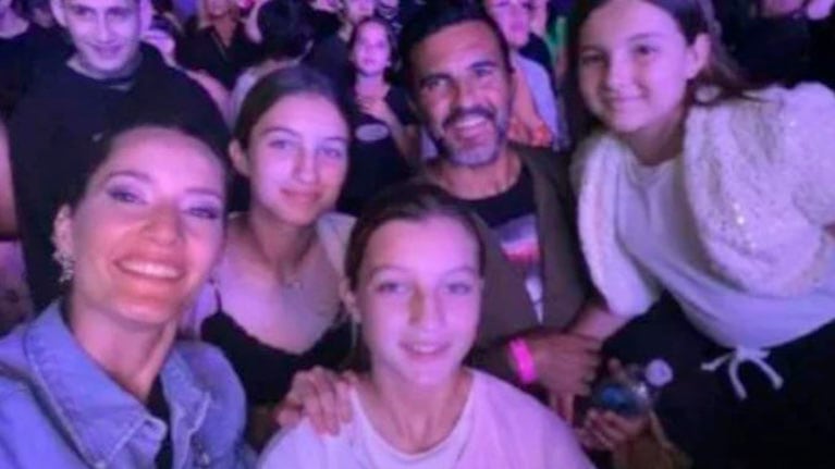 Mica Viciconte, súper compinche con las hijas de Fabián Cubero y Nicole Neumann en el recital de Duki