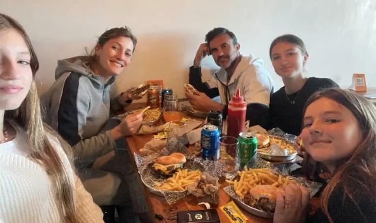 Mica Viciconte y Fabián Cubero celebraron su sexto aniversario comiendo hamburguesas en familia: las fotos