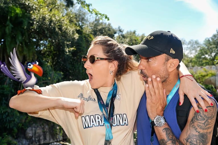 Mica Viciconte y Fabián Cubero juntos en Disney con su hijo Luca (Foto: Instagram @micaviciconte)
