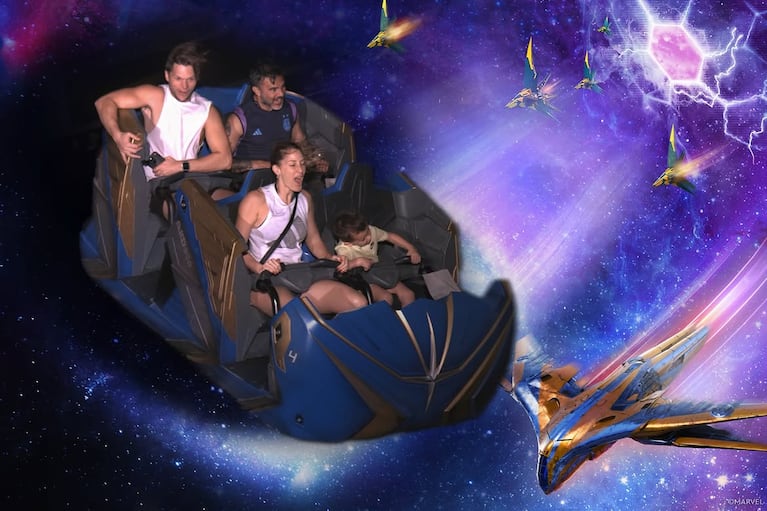 Mica Viciconte y Fabián Cubero juntos en Disney con su hijo Luca (Foto: Instagram @micaviciconte)