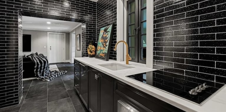 Michael Douglas y Catherine Zeta-Jones venden su mansión de lujo en Nueva York: por qué le bajaron el precio | Créditos: One Key MLS