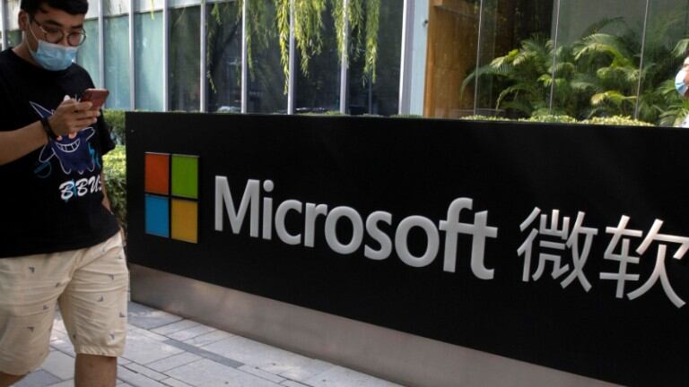 Microsoft revive a Clippy, el antiguo Asistente de Office, como uno de sus nuevos emojis. Foto: AP.
