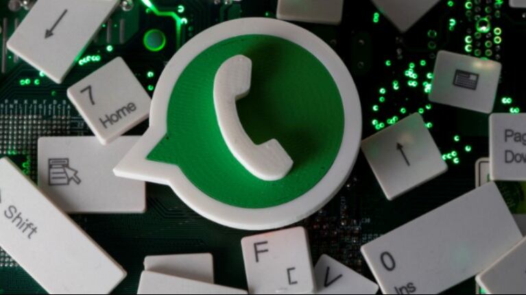 Migrar los chats de WhatsApp entre iOS y Android requerirá conexión por cable. Foto: Reuter.