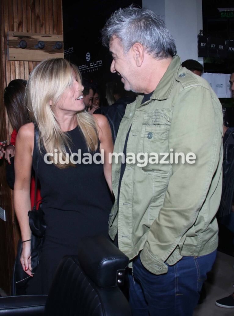 Miguel Ángel Rodríguez presentó a su nueva novia: ¡mimos y risas cómplices en la noche porteña!