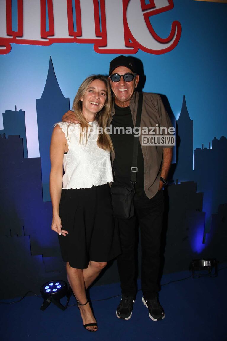 Miguél Ángel Rodríguez y pareja (Foto: Movilpress)