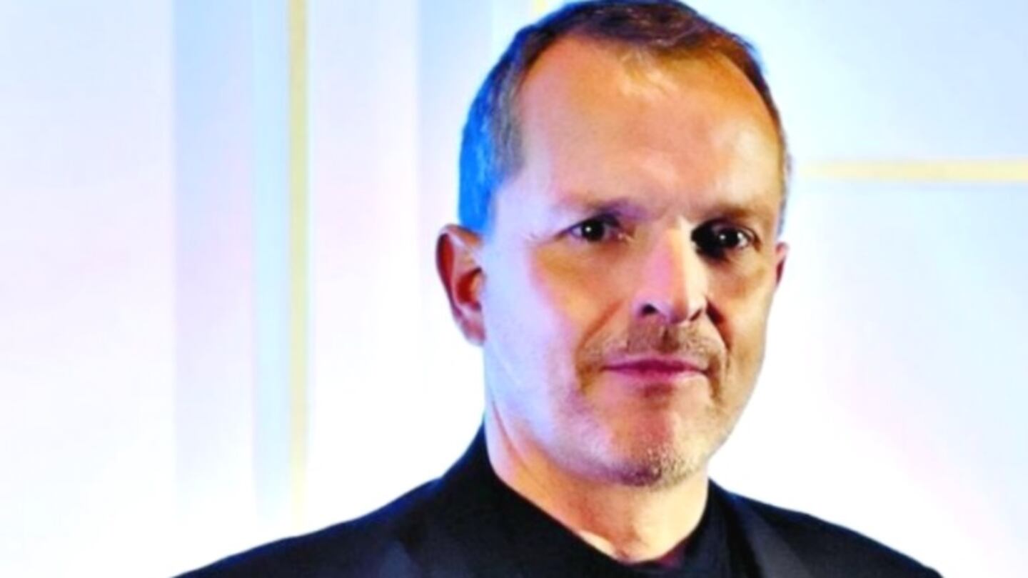 Miguel Bosé es premiado en Miami por su labor humanitaria