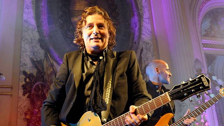 Miguel Mateos festeja 40 años de trayectoria con un concierto en vivo en el Gran Rex