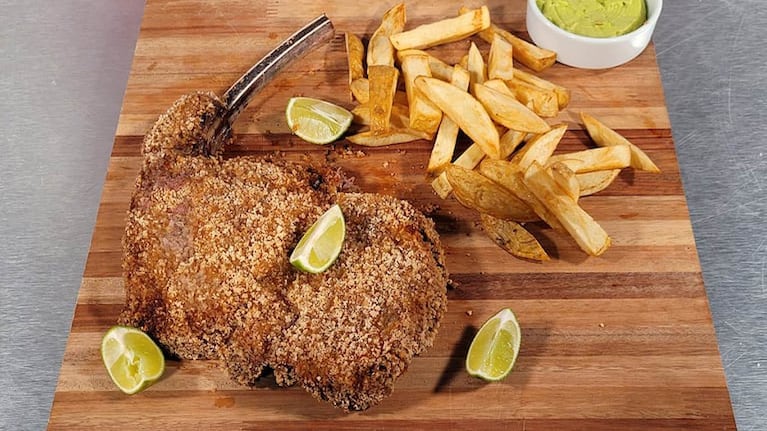 Milanesa de ojo de bife, un clásico de los bodegones argentinos. Foto: Cucinare TV