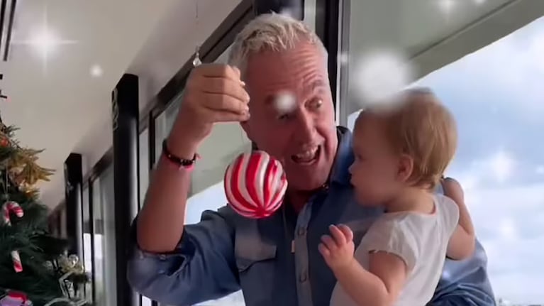 Milenka armó su primer arbolito de Navidad junto a Marley y Mirko: “¡Es todo nuevo para mí!” | Créditos: Instagram @milenka_ok