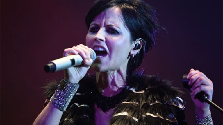 Miles de personas rinden homenaje a la cantante de The Cranberries