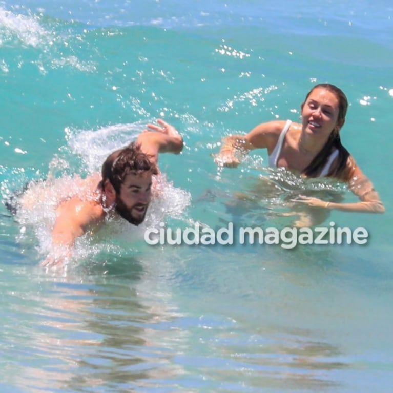 Miley Cyrus y Liam Hemsworth, enamorados en Australia: diversión, lomazos… ¡y rumor de boda secreta!
