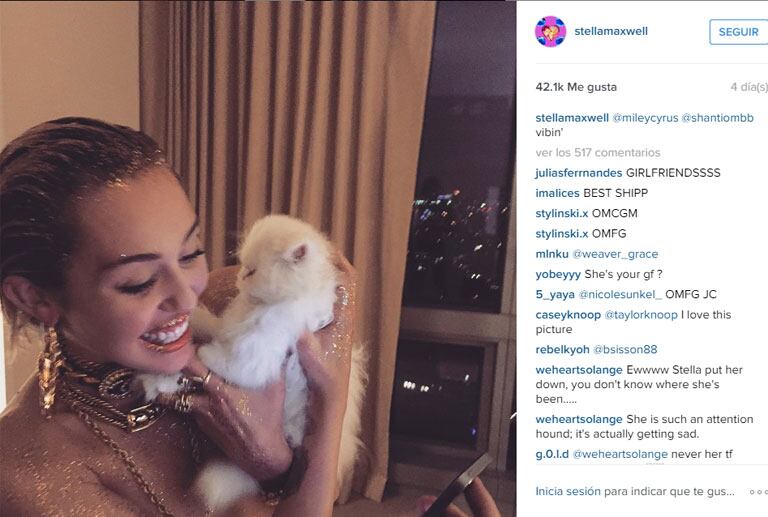 Miley Cyrus y Stella Maxwell, muy juntas (Fotos: Instagram). 