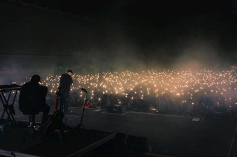 Milo J la rompió en su primera gira por España: emoción, pogos y una conexión única con el público