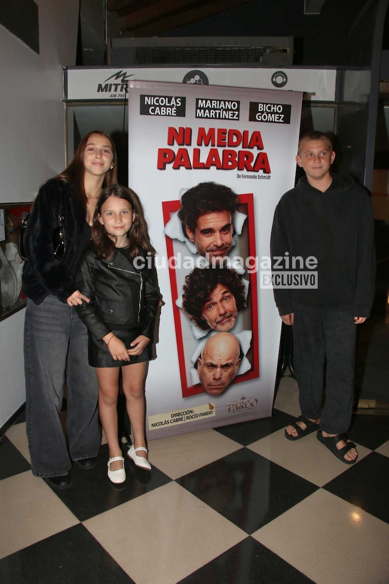 Milo, Olivia y Alma, los hijos de Mariano Martínez (Foto: Movilpress)