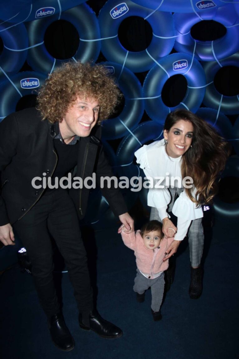 ¡Mimos y juegos! Cumbre de papis famosos junto a sus hijos en la noche porteña