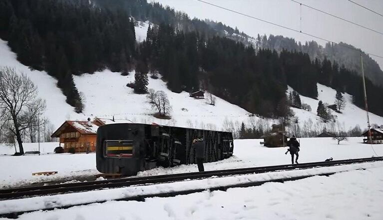 Mirá el descarrilamiento de un tren en Suiza