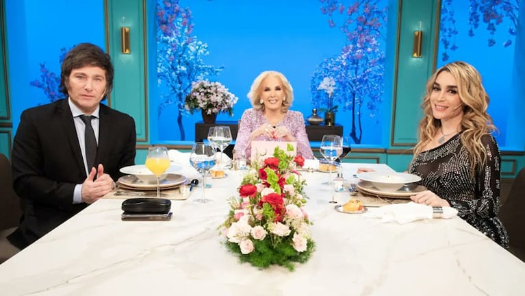 Mirtha junto a Fátima Florez y a Milei en el inicio de su temporada 55.