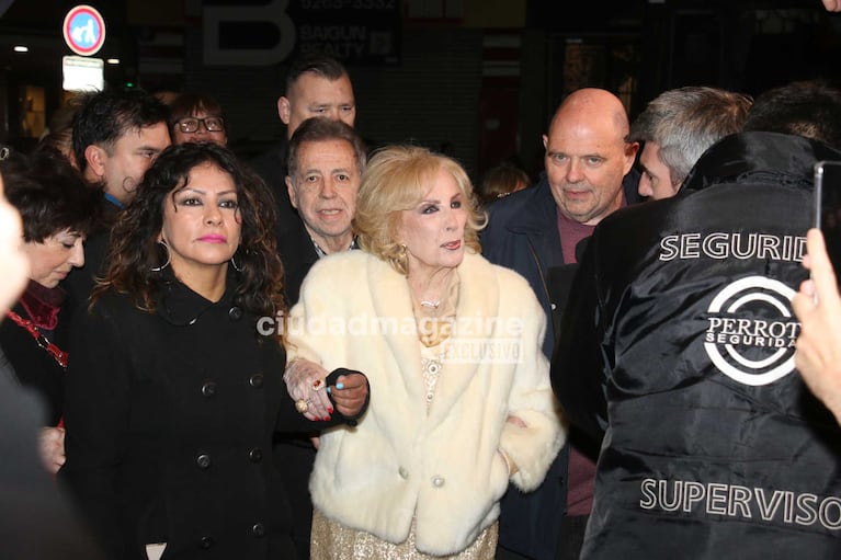 Mirtha Legrand con Carlos Rottemberg y Karina Pérez (Foto: Movilpress)