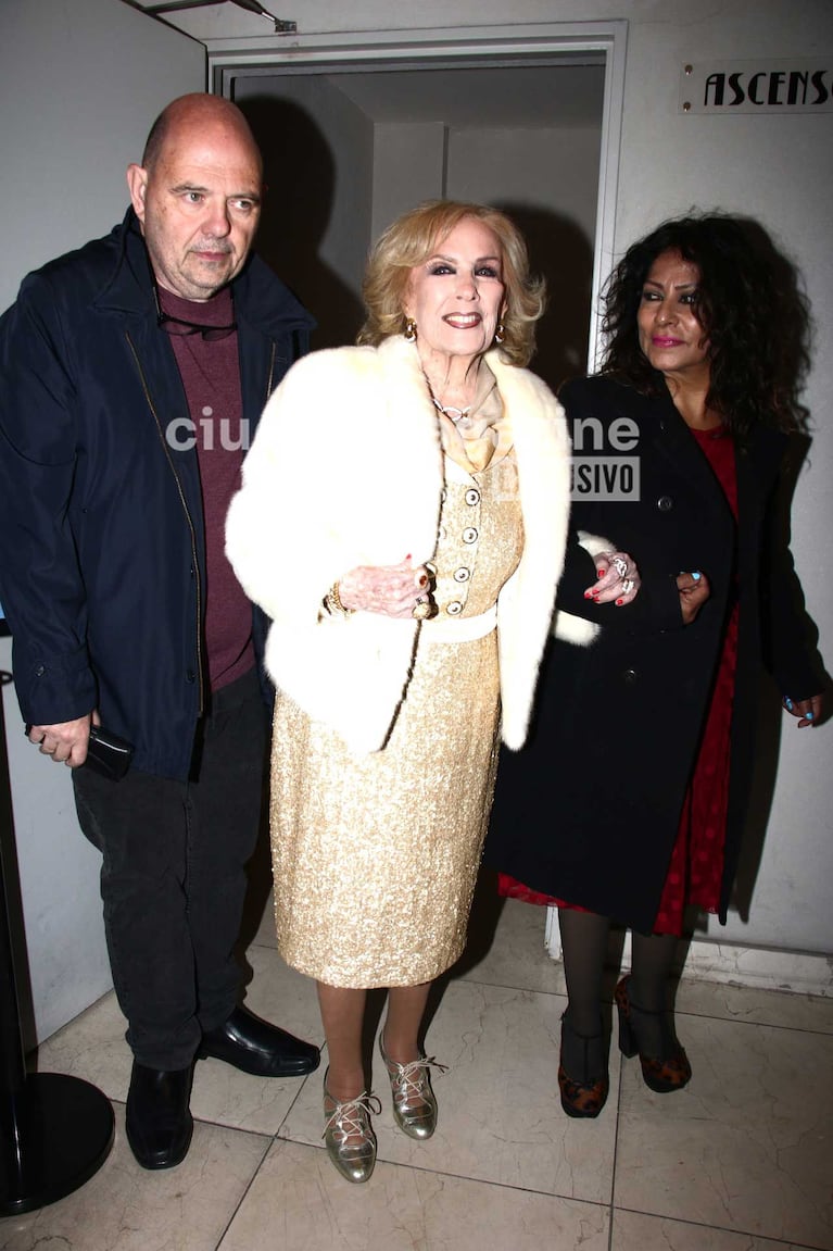 Mirtha Legrand con Carlos Rottemberg y Karina Pérez (Foto: Movilpress)