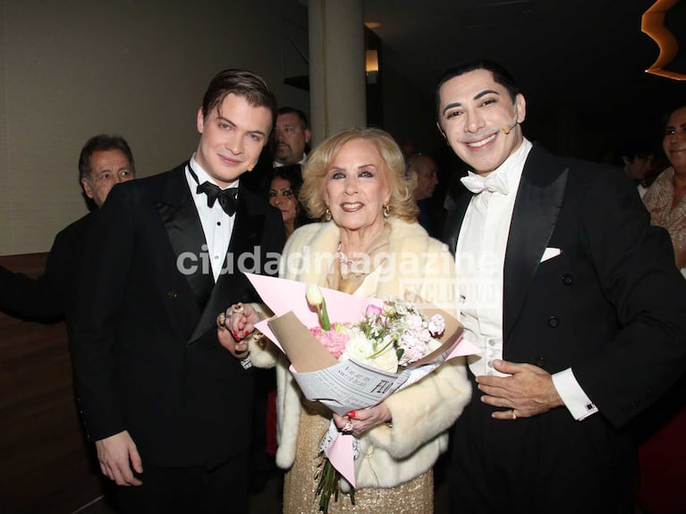 Mirtha Legrand con Oscar Lajad y Alan Madanes (Foto: Movilpress)