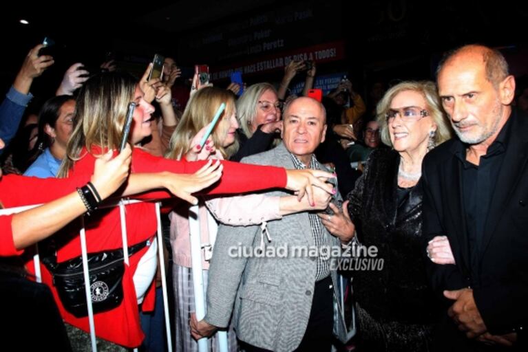 Mirtha Legrand fue a ver la obra de Mariano Martínez y fue ovacionada por una multitud