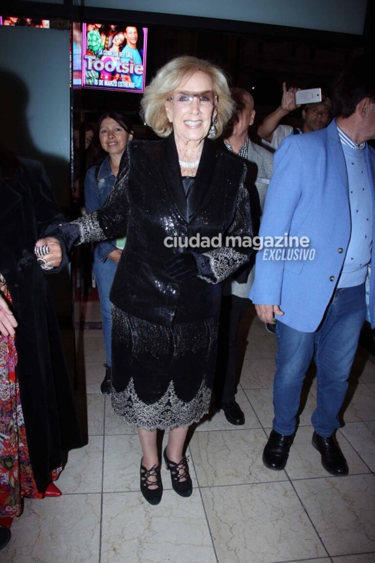 Mirtha Legrand fue a ver la obra de Mariano Martínez y fue ovacionada por una multitud