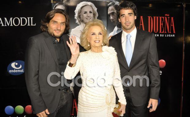 Mirtha Legrand, Nacho Viale y Martín Kweller, en la despedida de La Dueña en el Opera City. (Foto: Jennifer Rubio - Ciudad.com)